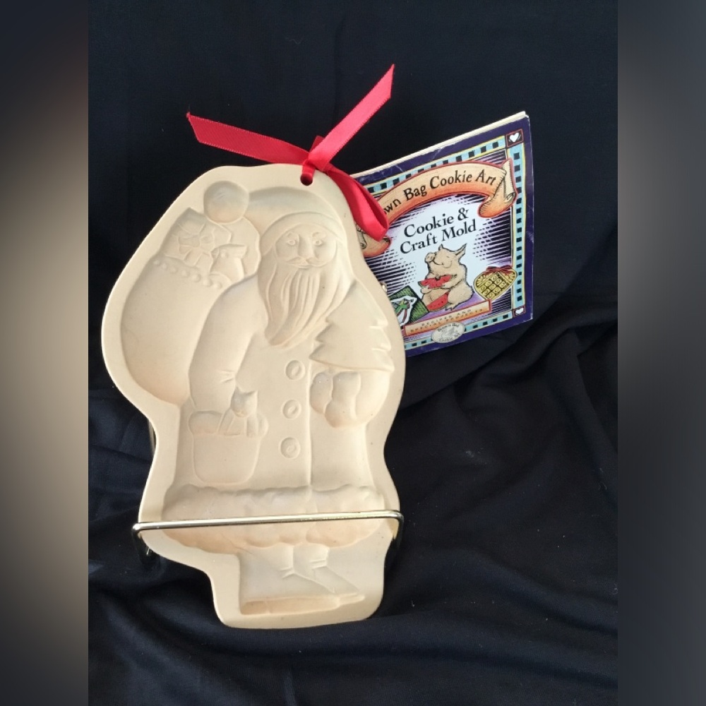 Vintage Brown Bag Cookie Art Santa Cookie & Craft Mold , 1983